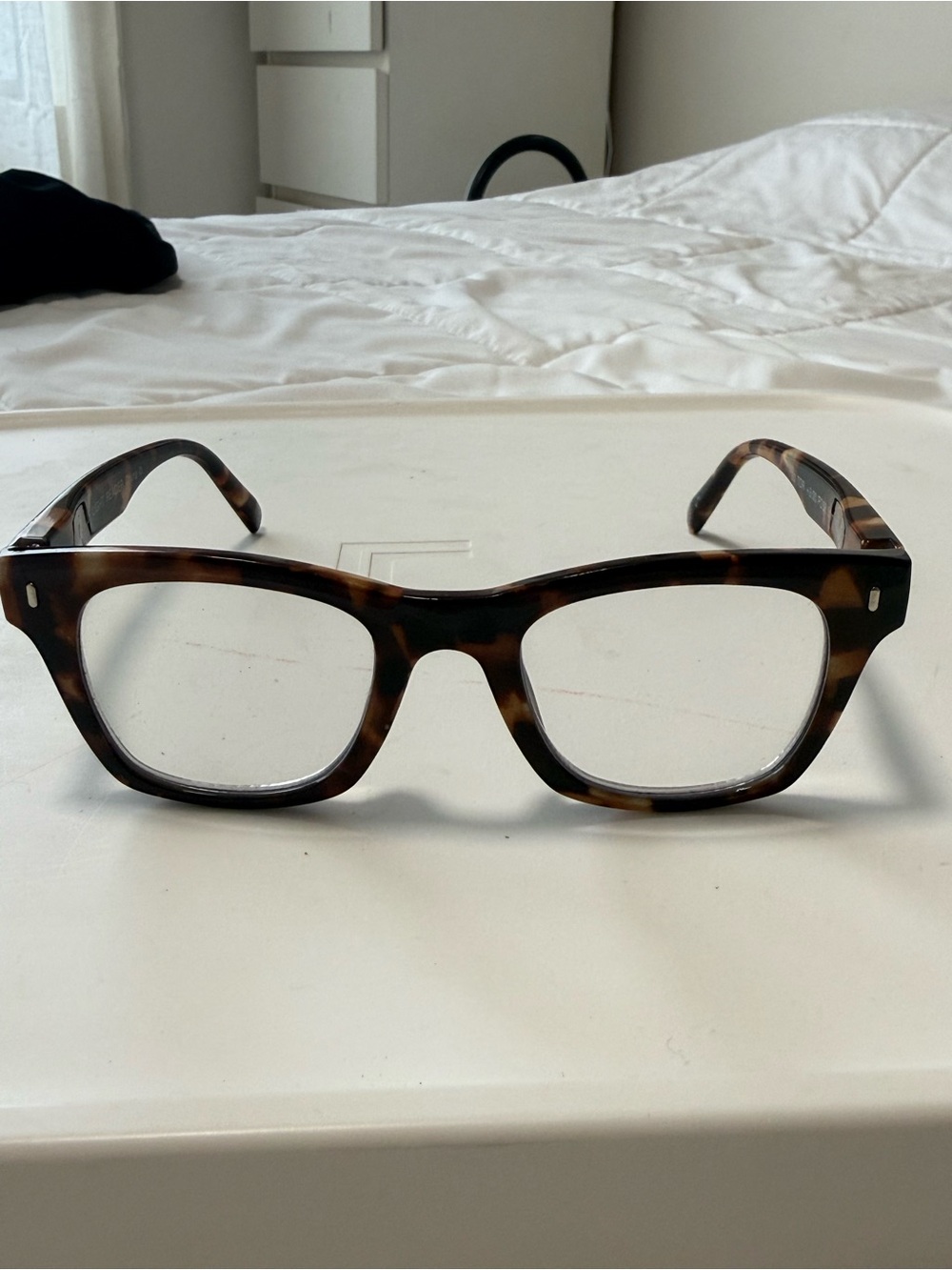 Stylish Tortoiseshell Women's Optical Glasses - 
Classic square frame +3.00